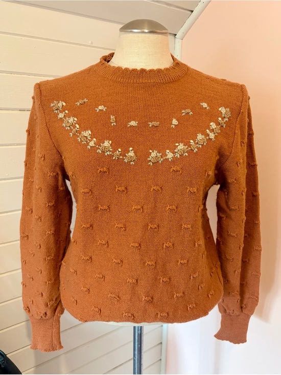 Vintage Sweaters - Vintage Rose Crewneck Sweater with Cream Floral Yoke, Size Small